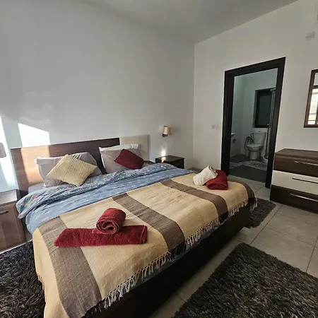 Promenade St Julians * San Giuliano